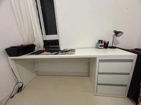 Mesa para escritório / estudo 