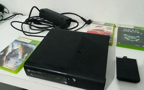 Xbox 360 Super Slim Desbloqueado + HD + 3 Jogos Originais - Sem Controle