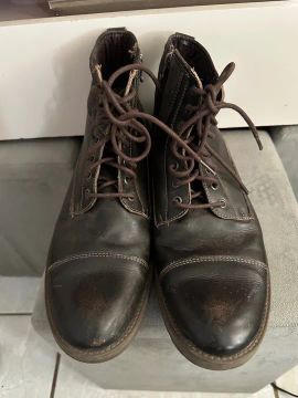 Botas de Couro Marrom