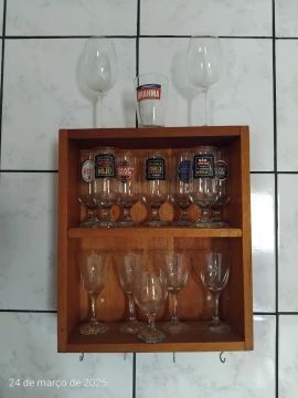 Jogo de taças e copo para cerveja 