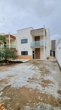 VENDO CASA DÚPLEX NO ARAÇAGY