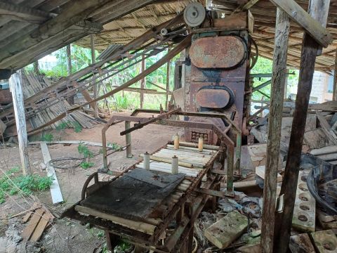 Máquina Industrial Antiga