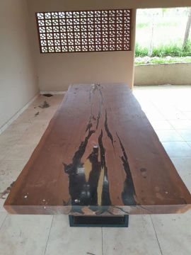Mesa resinada