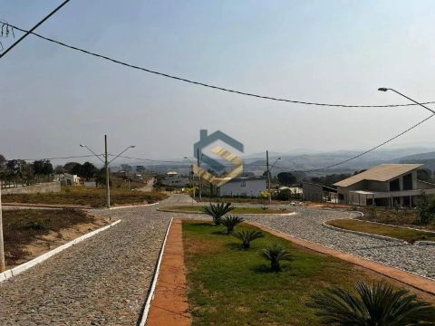 CHÁCARA 1000M² , NO CONDOMÍNIO ALTO DA GRUTA, NA CIDADE DE PIRACEMA , MG
