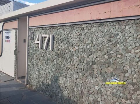 Ótima casa para fins Comerciais na rua Minas Gerais