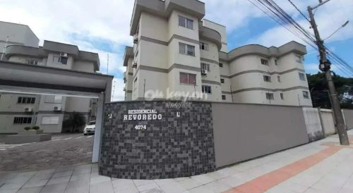 Apartamento para aluguel, 3 quartos, 1 vaga, Revoredo - Tubarão/SC
