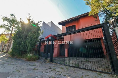Casa em Avenida General Barreto Viana - Chácara das Pedras - Porto Alegre/RS