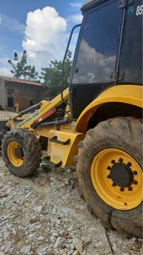 VENDO RETROESCAVADEIRA NEW HOLLAND B95-B 4X4 2012