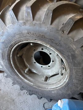Vendo aro e pneu Pirelli R 24