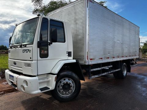 Ford Cargo - 1717E (Baú)