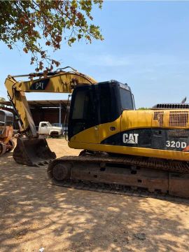 Escavadeira Caterpillar 320D -Parcela 