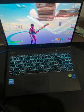 Avell Storm 450. RTX 4050, i7 13620h, 16gb ddr 5 4800mhz