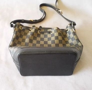 Bolsa de alça marca Victor Hugo
