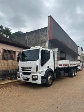 Iveco tector 240e25 2010 motor novo