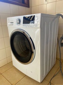 Lava e seca Midea branca - 11kg pouco usada