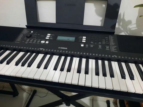 Teclado Yamaha PSR-E373 61 teclas 110V/220V