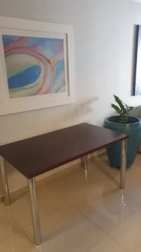 Linda Mesa para escritório   - super conservada 