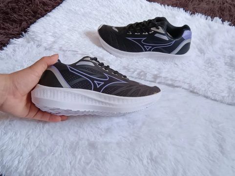 Tênis Mizuno disponível apenas numeração 34
