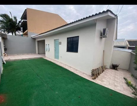 Casa Semi-Mobiliada, Com salão de festas para locação