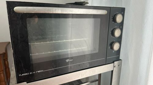 Forno Elétrico de Bancada Fischer 2.4 New 48 litros.