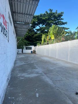 Alugo Ponto Comercial na Av  Tancredo Neves