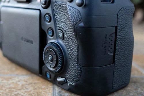 Camera Canon 6d Mark II  com 128k