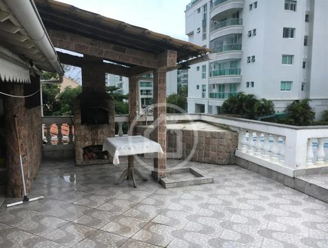 Casa de Condomínio à venda com 238,00m² e 4 quartos em Barra da Tijuca, Rio de Janeiro - r