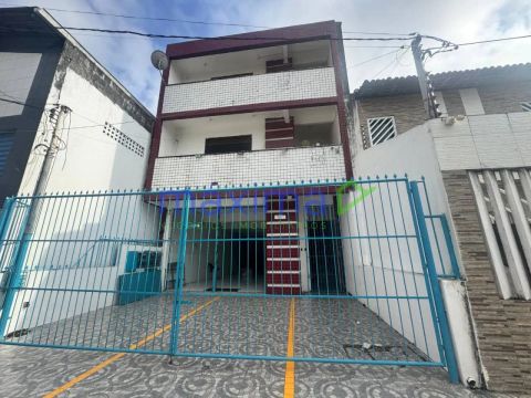 Ótimo Apartamento Para Alugar 2º Andar na Av. Maranhão em Aracaju