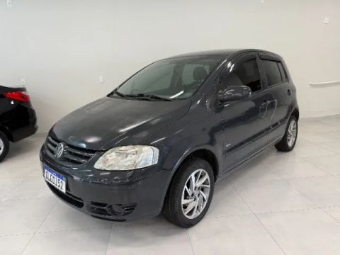 Volkswagen Fox 1.6 completo abaixo da fipe