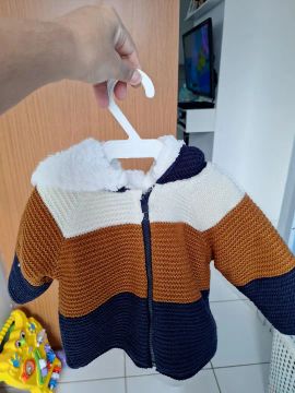 Casaco de Tricô para Bebê - Tamanho 3 a 6 meses 