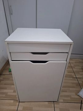 Escrivaninha / Penteadeira Multifuncional e Compacta