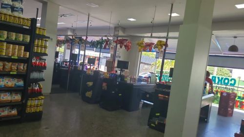 Vendo excelente supermercado na 209, completo. 