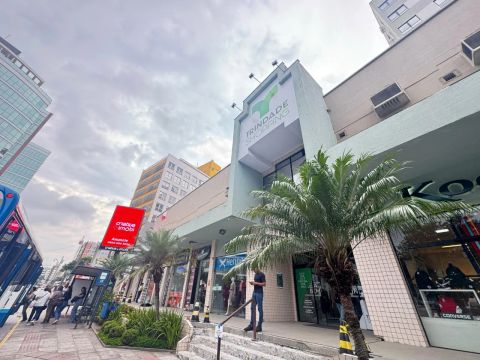 Sala comercial para locação na Trindade