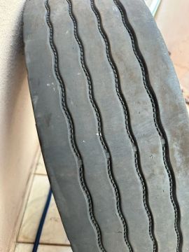 02 pneus 295/80/22.5 