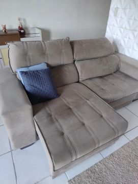 Sofá retrátil e reclinável em Suede Bege