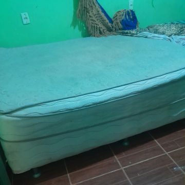 Desapego dessa cama box de casal motivo de mudança 