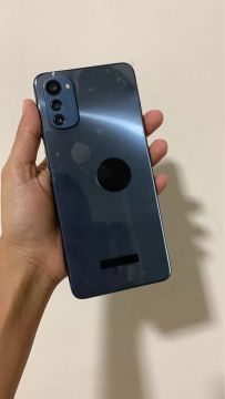 Motorola E32 