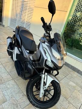 Honda ADV 150 - Impecável