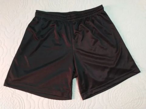 Vendo short tamanho M quase não usado