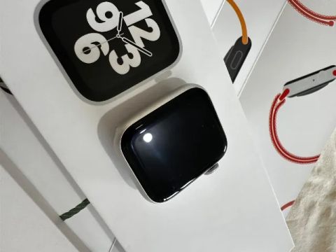 Apple Watch SE GPS - Seminovo