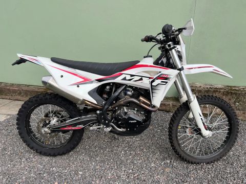 Motos MXF 300 no Brasil