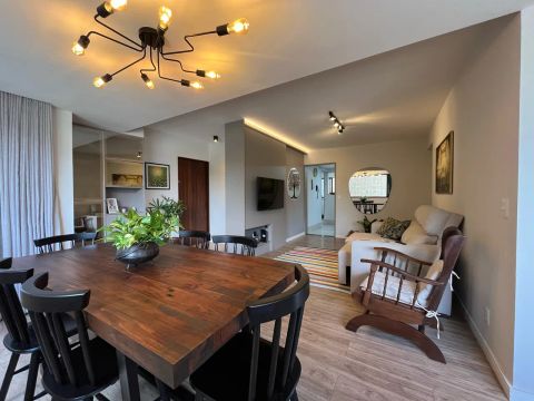 Amplo Apartamento na Ponta Verde com Vista para o Mar!