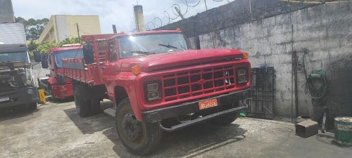 Caminhão toco 40 mil