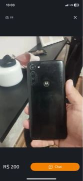 Três celulares!