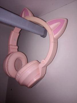 Fones de Ouvido com Design de Gato - Novo
