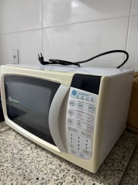 Microondas Eletrolux 20L 