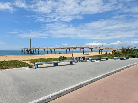 Casa costa azul com piscina  para temporada 