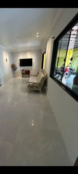 Vendo ou troco essa Linda casa no centro 