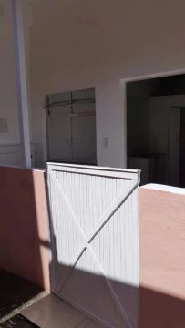 Aluga-se kitnet em ótima localização na estrada dos bandeirantes 11.609 