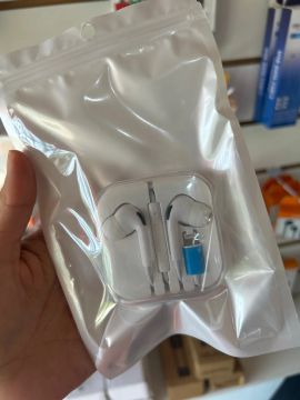 Fones de Ouvido Apple EarPods com Fio - Novos